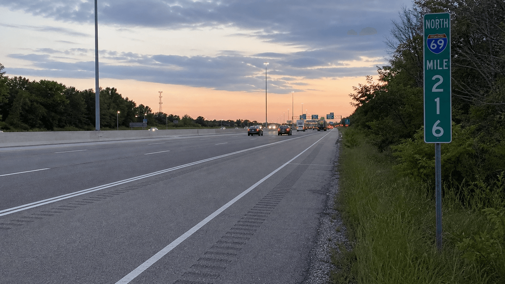 Interstate 69 shoulder near Fishers in Hamilton County, the area relevant to a fatal hit-and-run near mile marker 209.