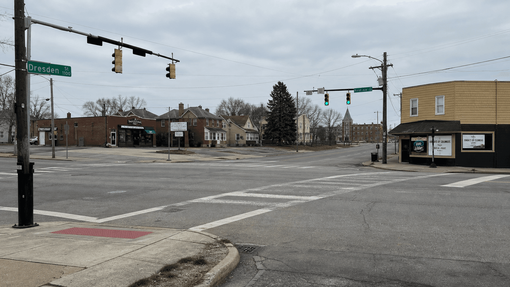 Urban intersection in Evansville, Indiana, representing the location of the two-vehicle crash near First Avenue and Dresden Street.