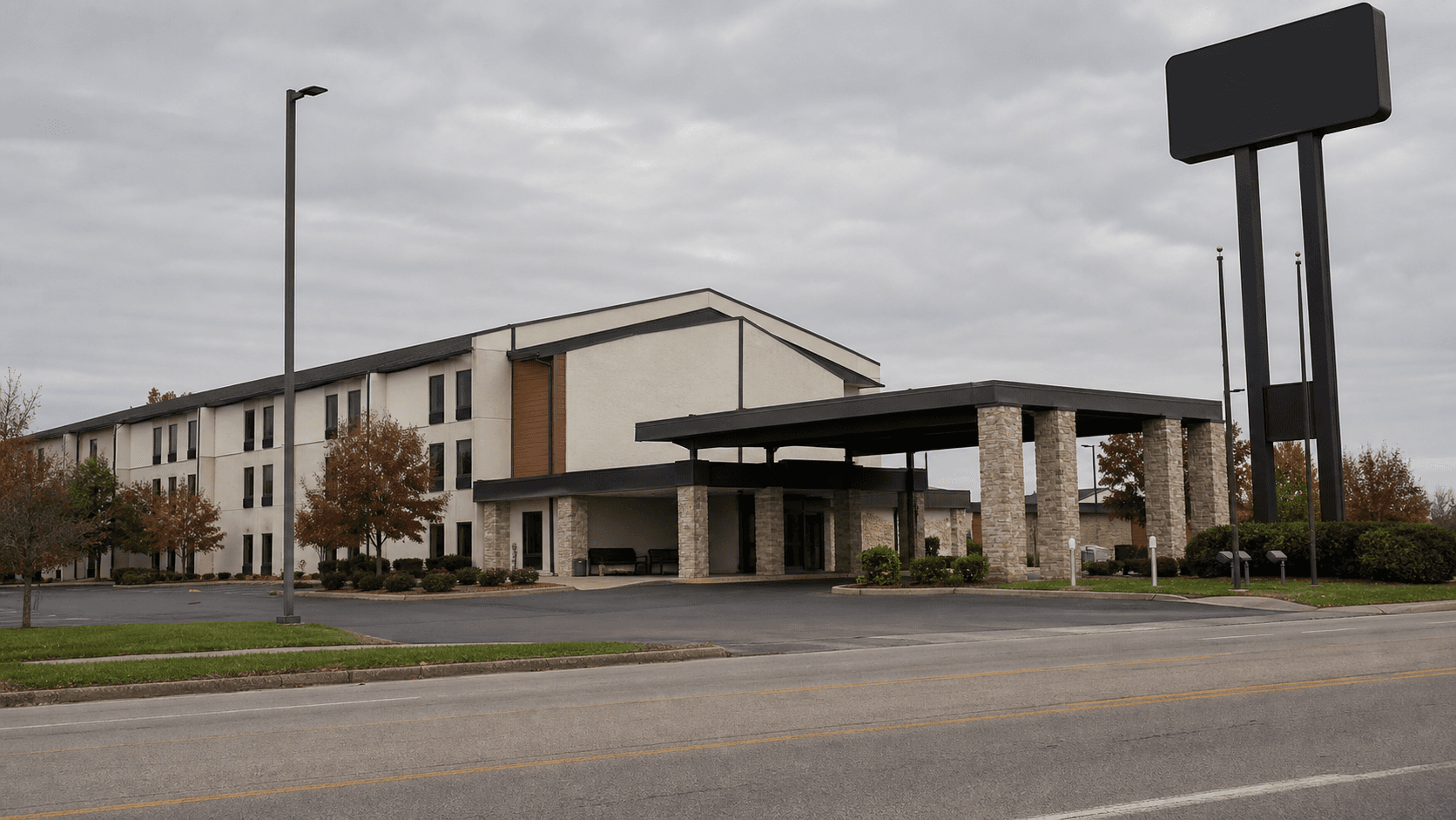 Generic hotel exterior along South Green River Road in Evansville, Vanderburgh County, illustrating a report about a woman hospitalized after an assault.