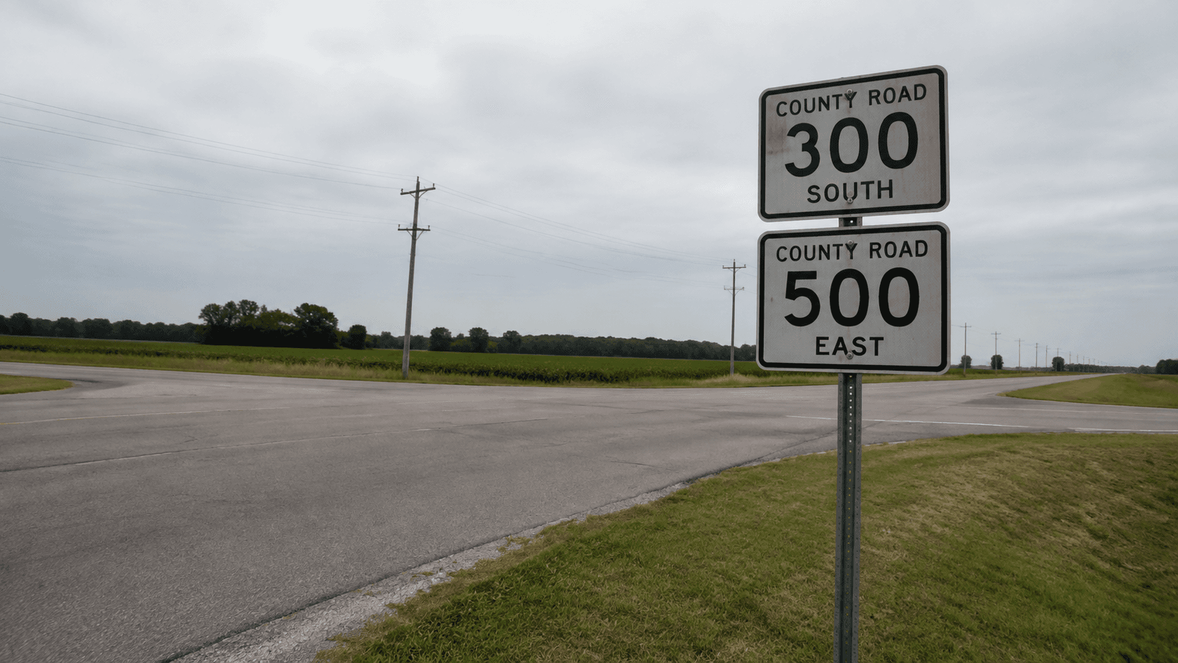 Rural intersection scenery in Boone County near County Road 300 South and County Road 500 East, where a school bus crash was reported.