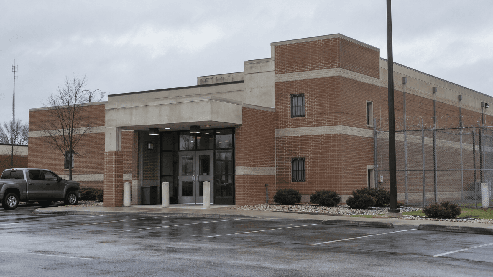 County jail exterior in Brownstown, Jackson County, representing the location of the reported in-custody death and subsequent prosecutor review.