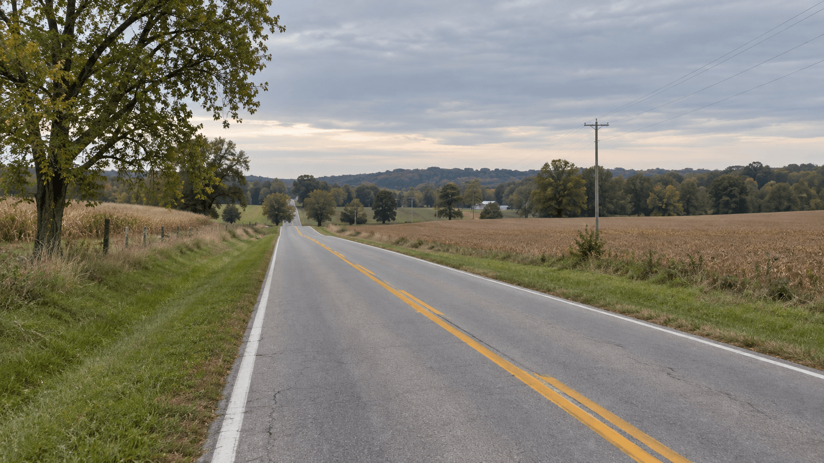 State Road 135 cerca de Vallonia, en el condado de Jackson, la carretera rural de Indiana donde se informó de un choque mortal de tres vehículos, incluida una motocicleta.