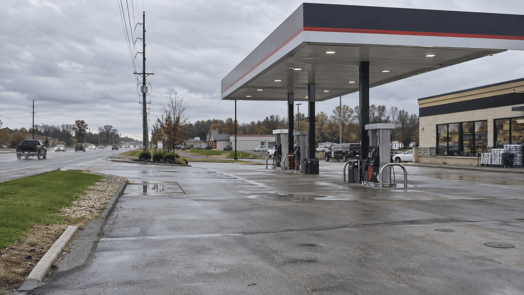 Gas station exterior along State Road 38 in Lafayette, Tippecanoe County, representing the location of a reported battery and robbery.