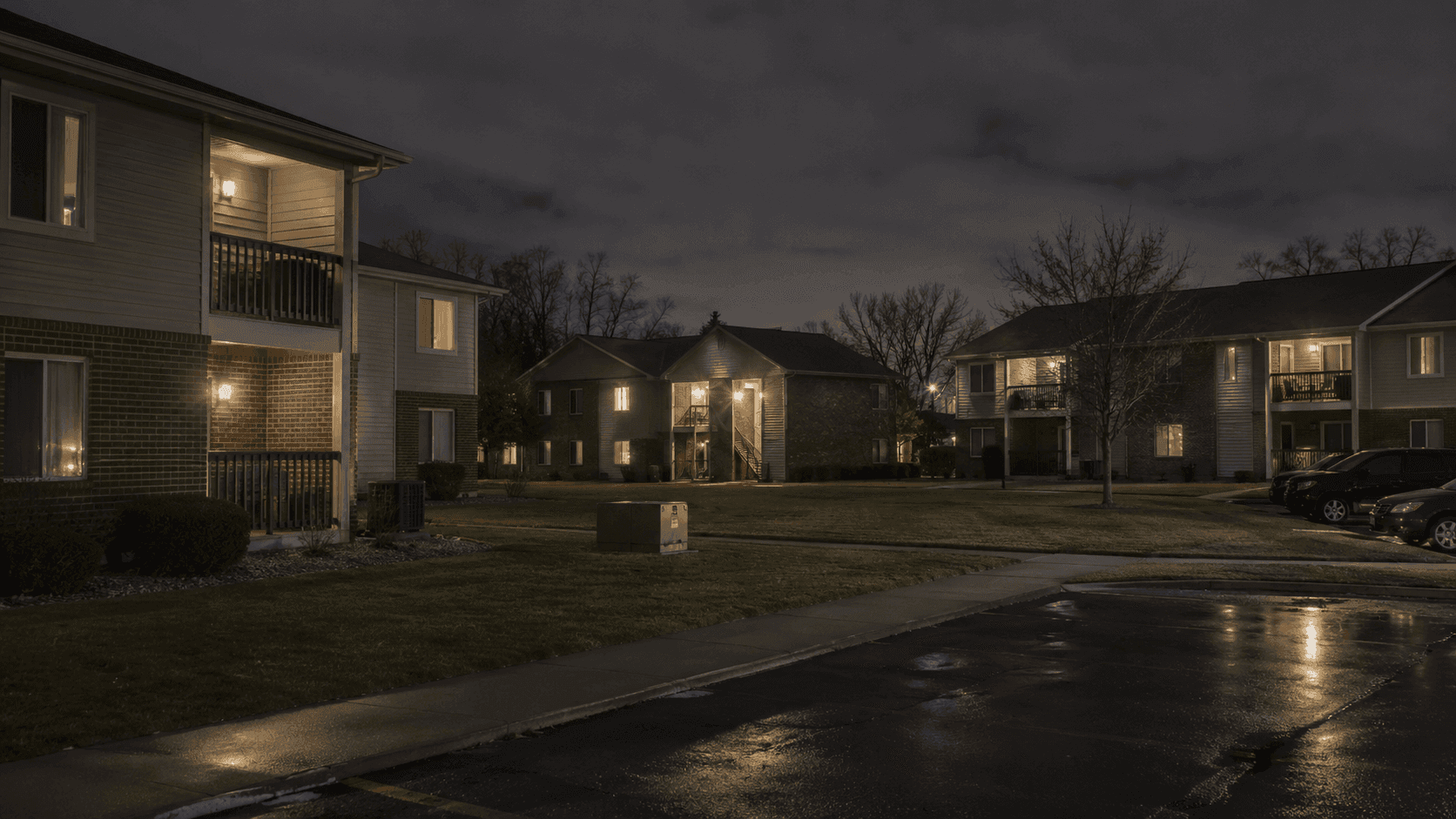 Exterior de un complejo de apartamentos cerca de Michigan City, en el condado de LaPorte, que representa la investigación del presunto tiroteo en Woods Edge Drive.