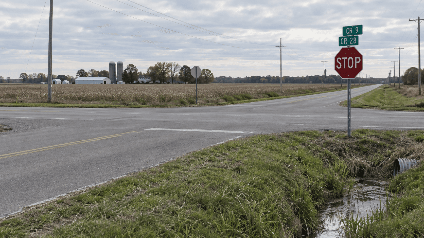 Intersección de County Road 9 y County Road 28 en el condado de Elkhart, donde se informó que ocurrió un vuelco.