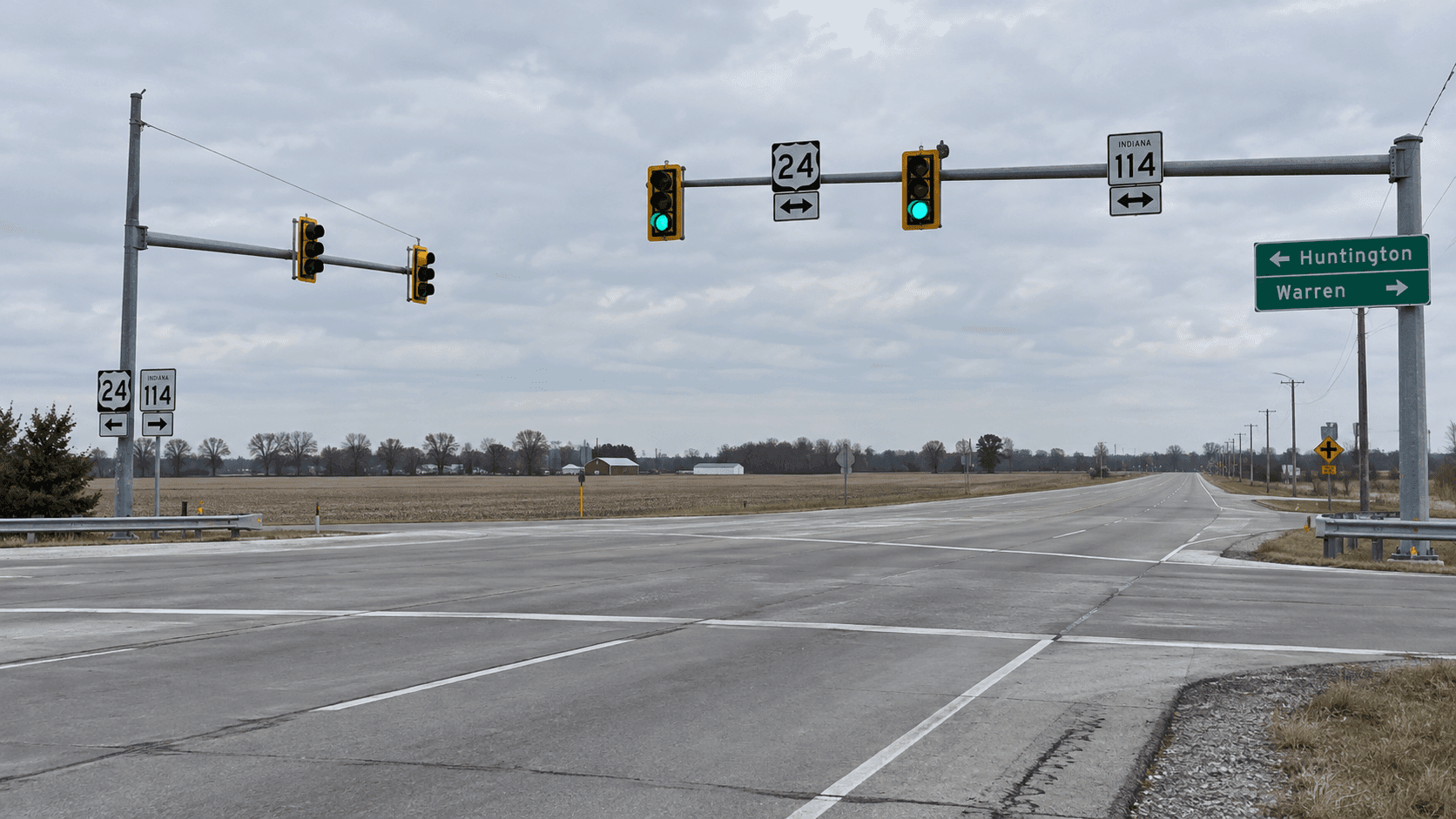 U.S. 24 and State Road 114 intersection in Huntington County, where a rear-end crash and vehicle fire were reported.