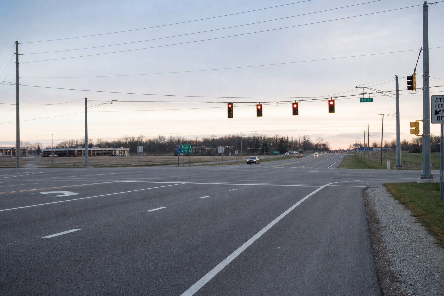 Red traffic signals at a major Elkhart County intersection, illustrating the setting of the reported Goshen multi-vehicle crash.