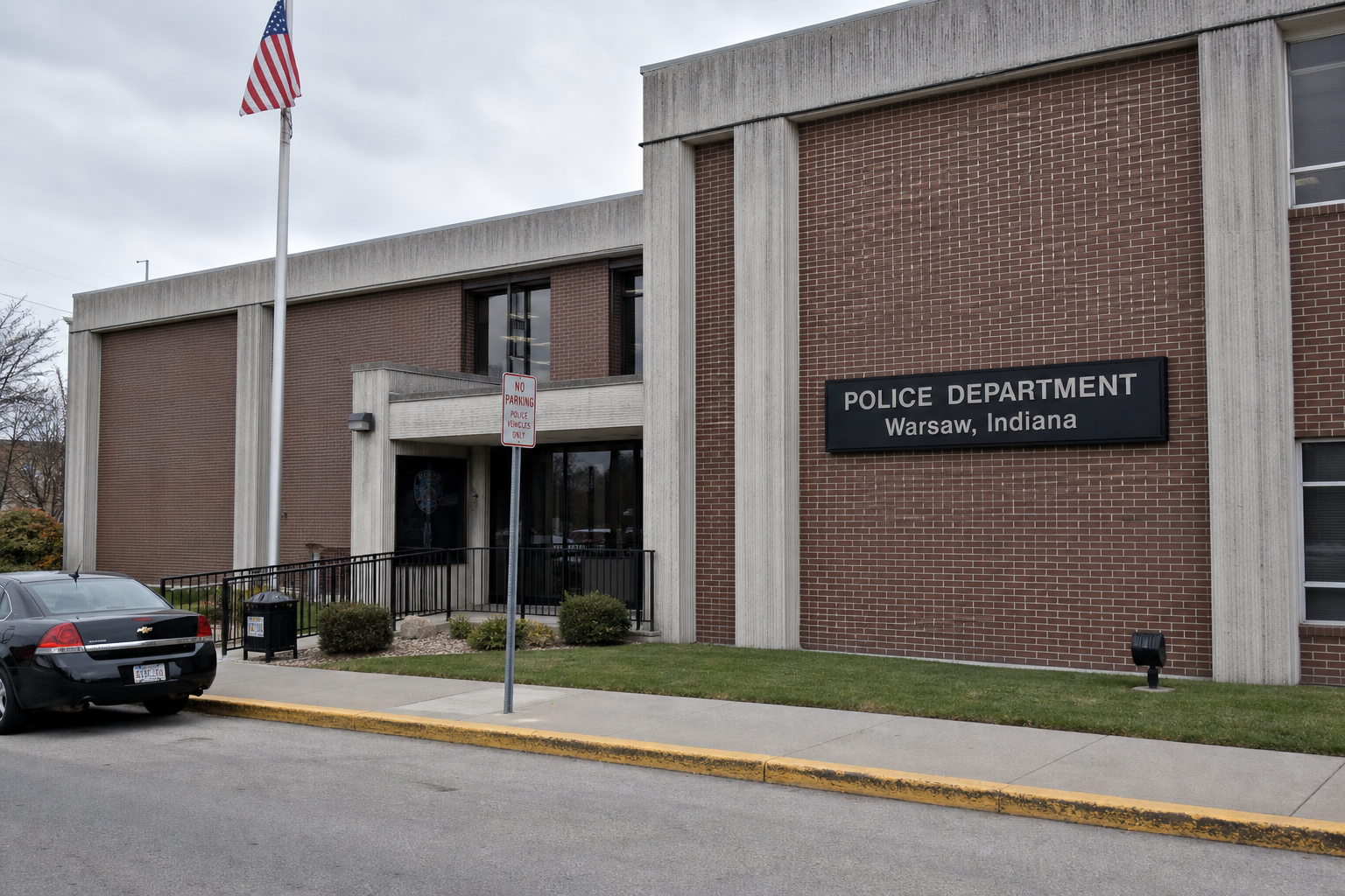 Police department exterior in Warsaw, Indiana, representing the investigation of the fatal motorcycle crash on North Detroit Street.