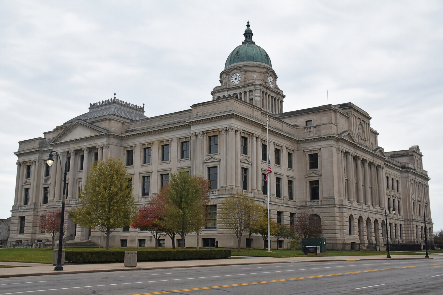 Vanderburgh County courthouse in Evansville, where civil and criminal proceedings related to local injury cases may be handled.