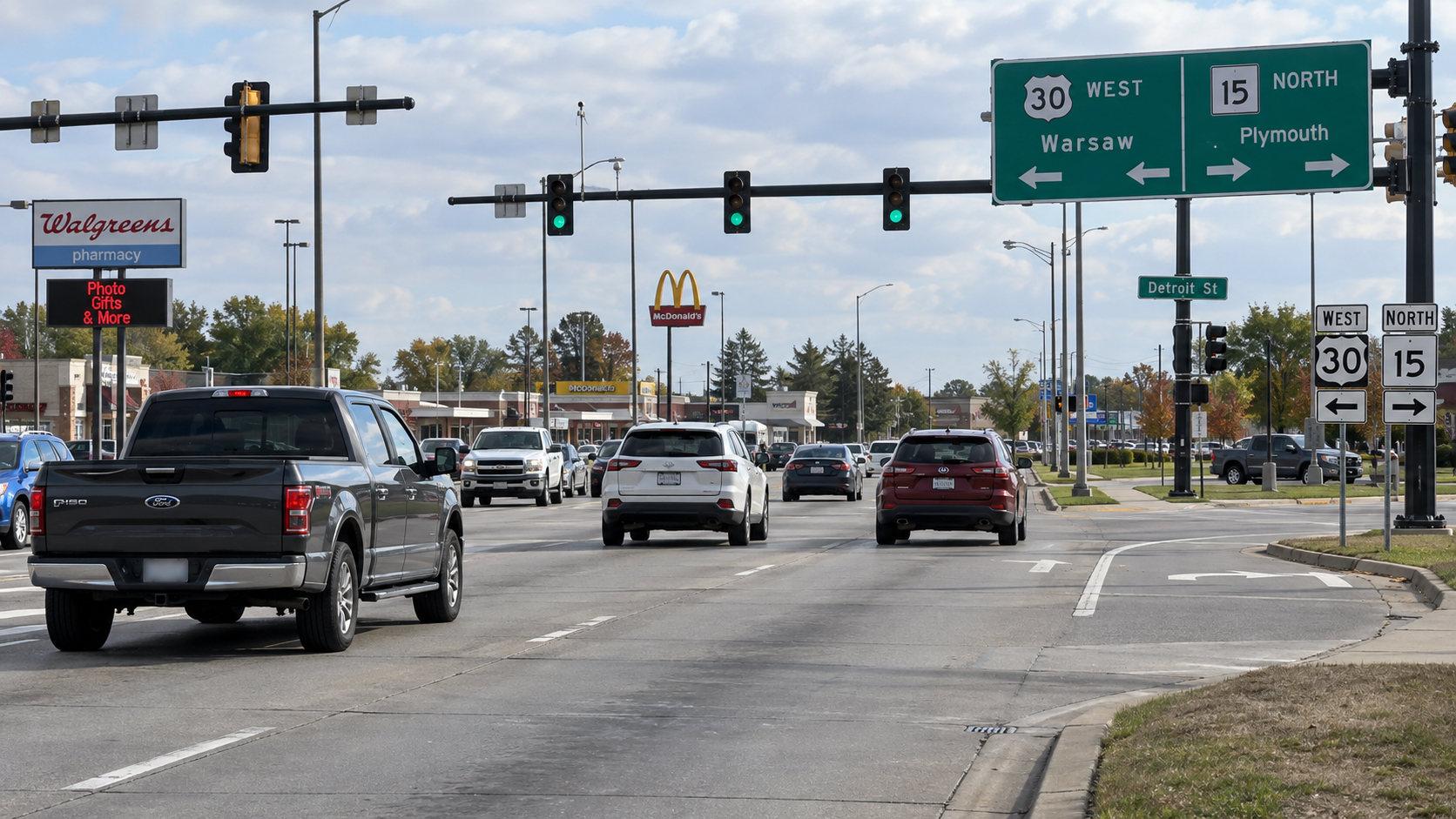 A Warsaw intersection along the State Road 15 corridor, illustrating the setting of the reported turning crash.