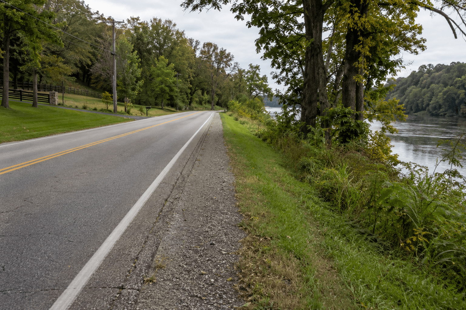 Roadside conditions along River Road in Tippecanoe County, where attendees reportedly walked after the amphitheater concert.