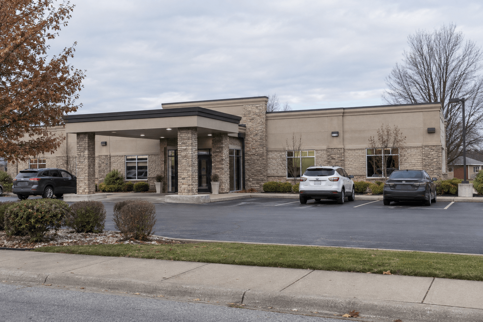 A medical clinic exterior in Warsaw, representing follow-up care after a Kosciusko County traffic crash.