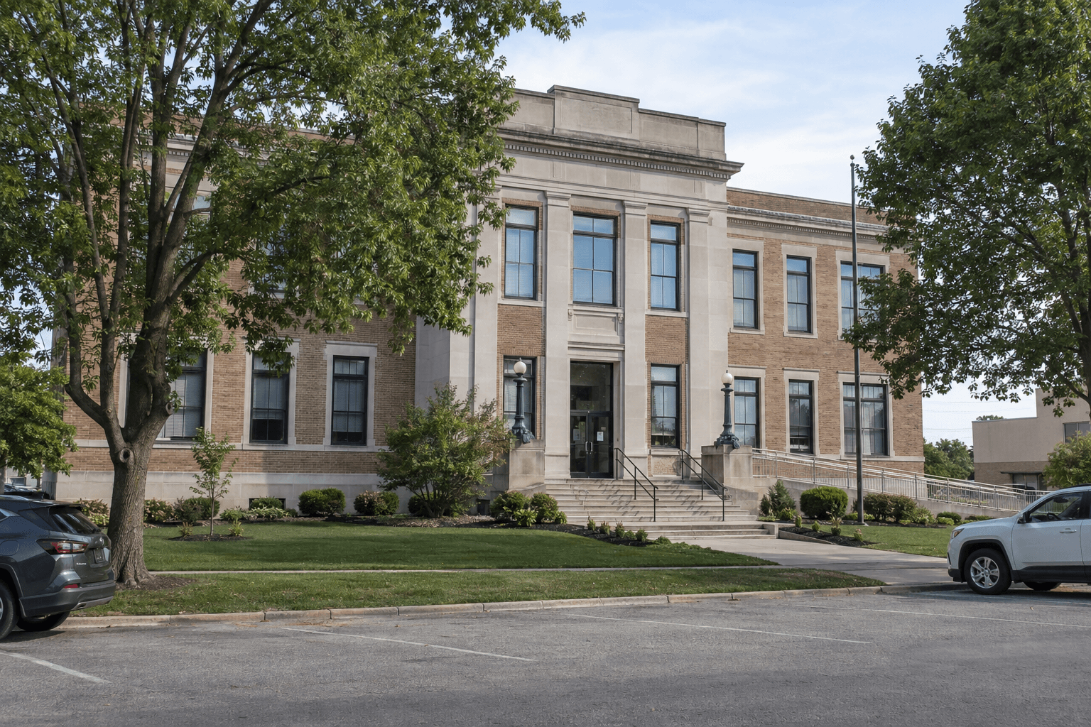 Indiana county government building illustrating the notice rules that may apply after a crash involving a county vehicle.