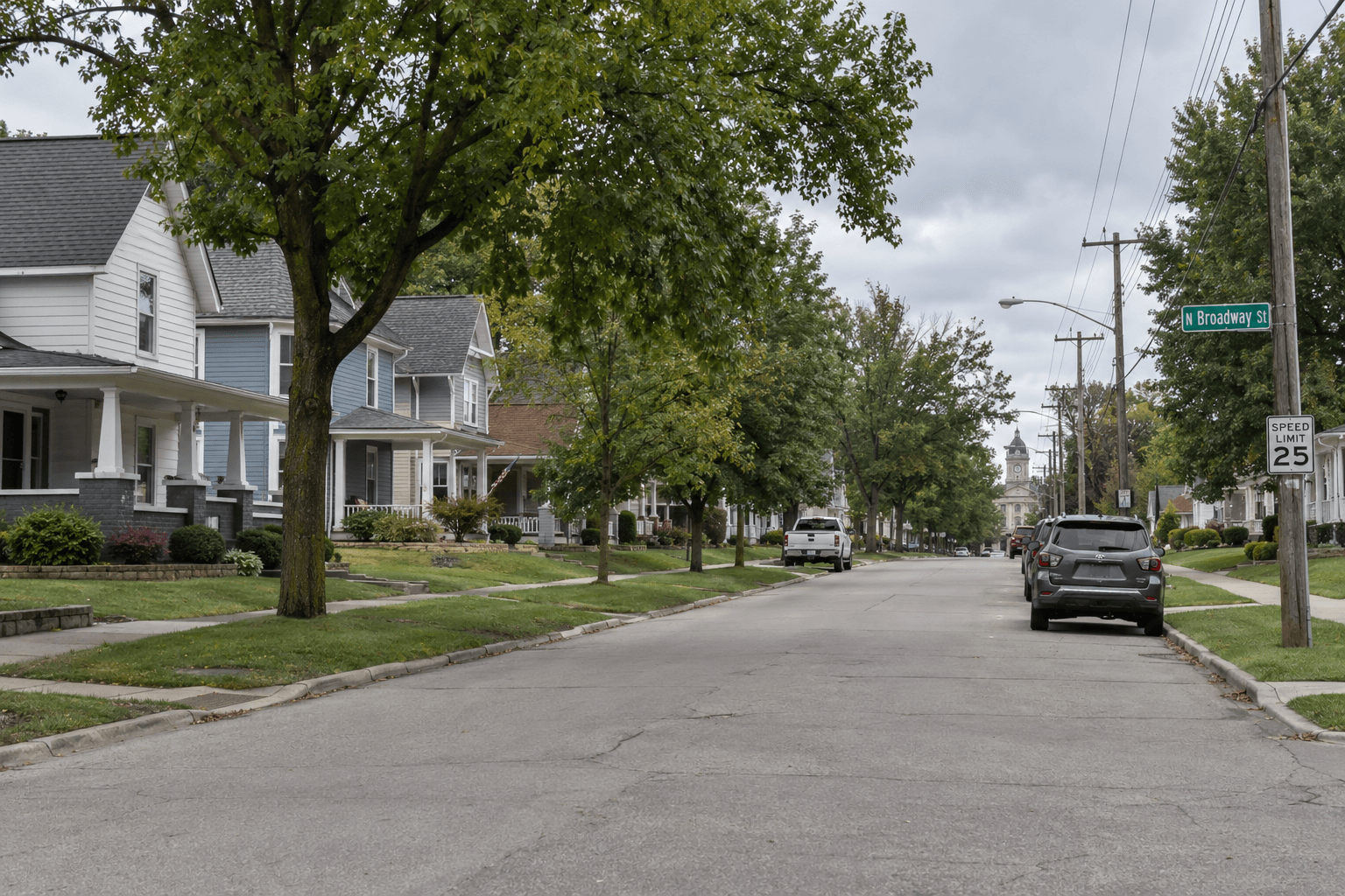 Residential street setting in Greensburg, Indiana, providing context for the reported East North Street dog bite.