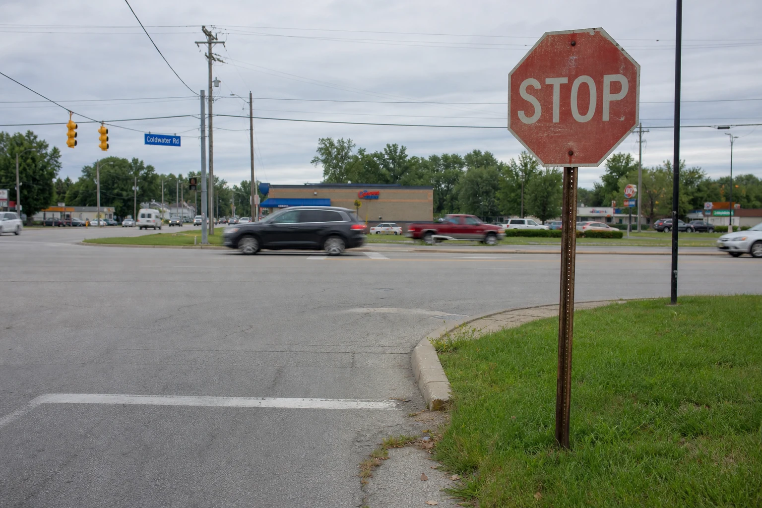 Fort Wayne failure-to-yield crash scene — stop sign intersection