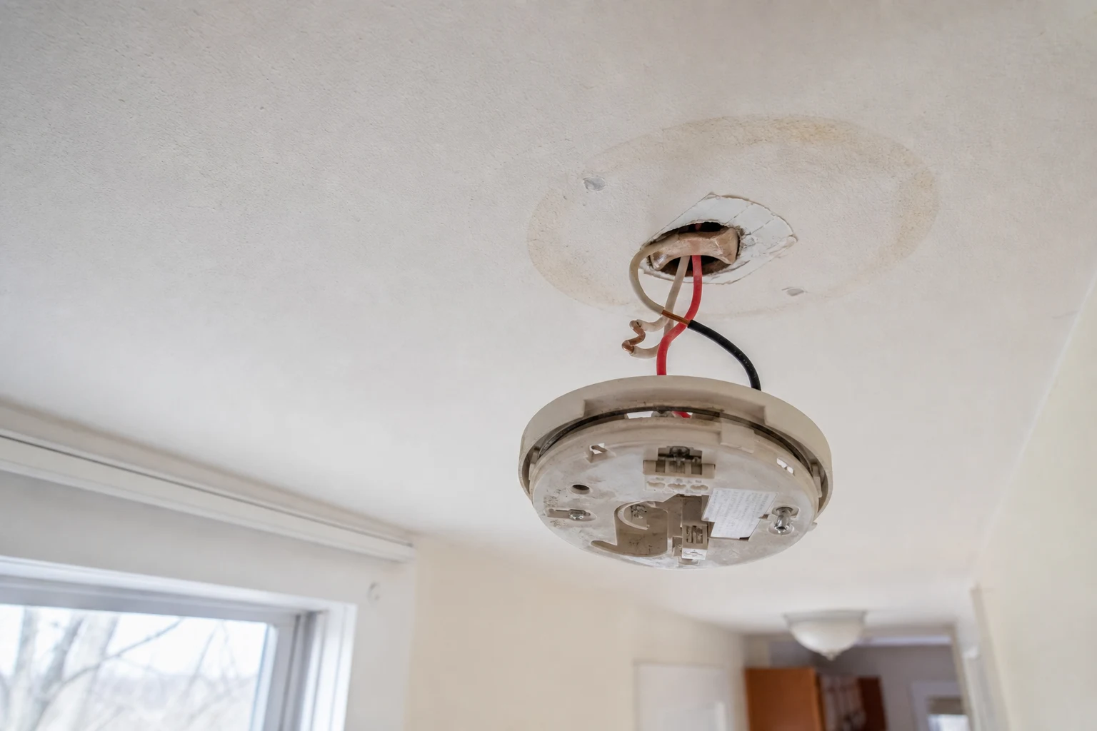 Fort Wayne fire and burn injury scene — smoke alarm